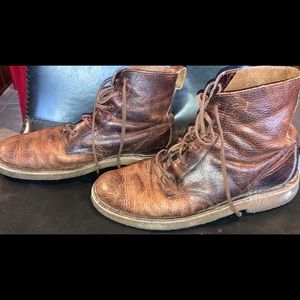 Men’s leather boots